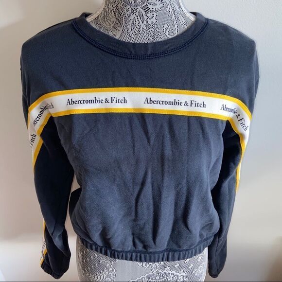 Abercrombie and Fitch cropped long sleeve sweatshirt - Picture 5 of 9